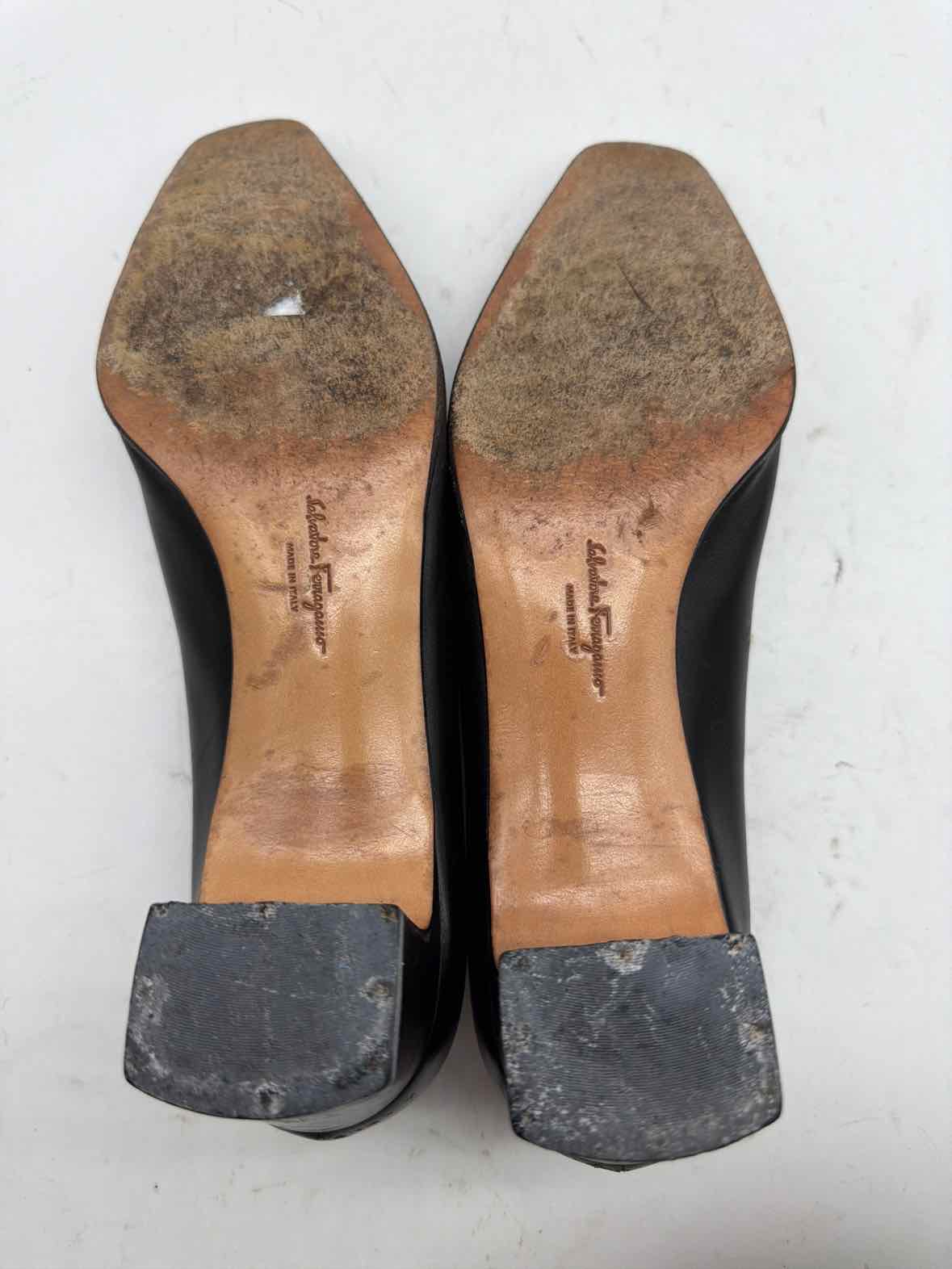 Pre-Owned Salvatore Ferragamo Black Size 8.5 Pump Heels | True Fashionistas.