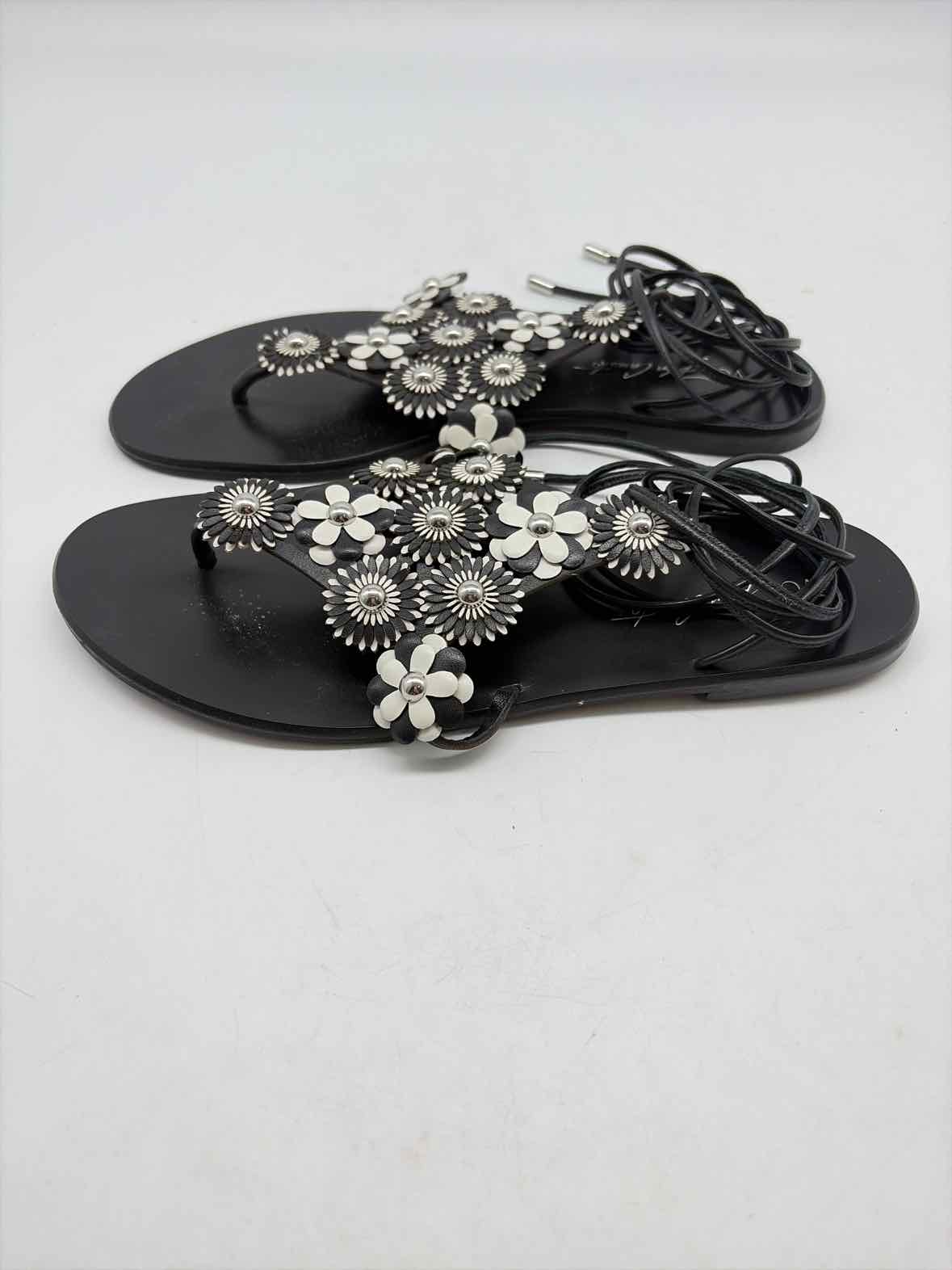VC John Camuto Black Size 7 Strappy Sandals | True Fashionistas.