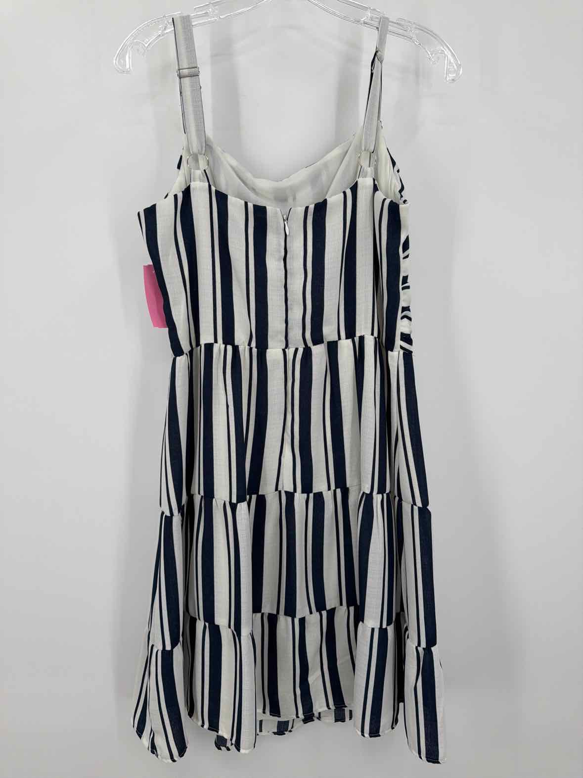 Pre-Owned Nicole Miller Studio Blue Size 12 Short Sleeveless Dress | True Fashionistas.