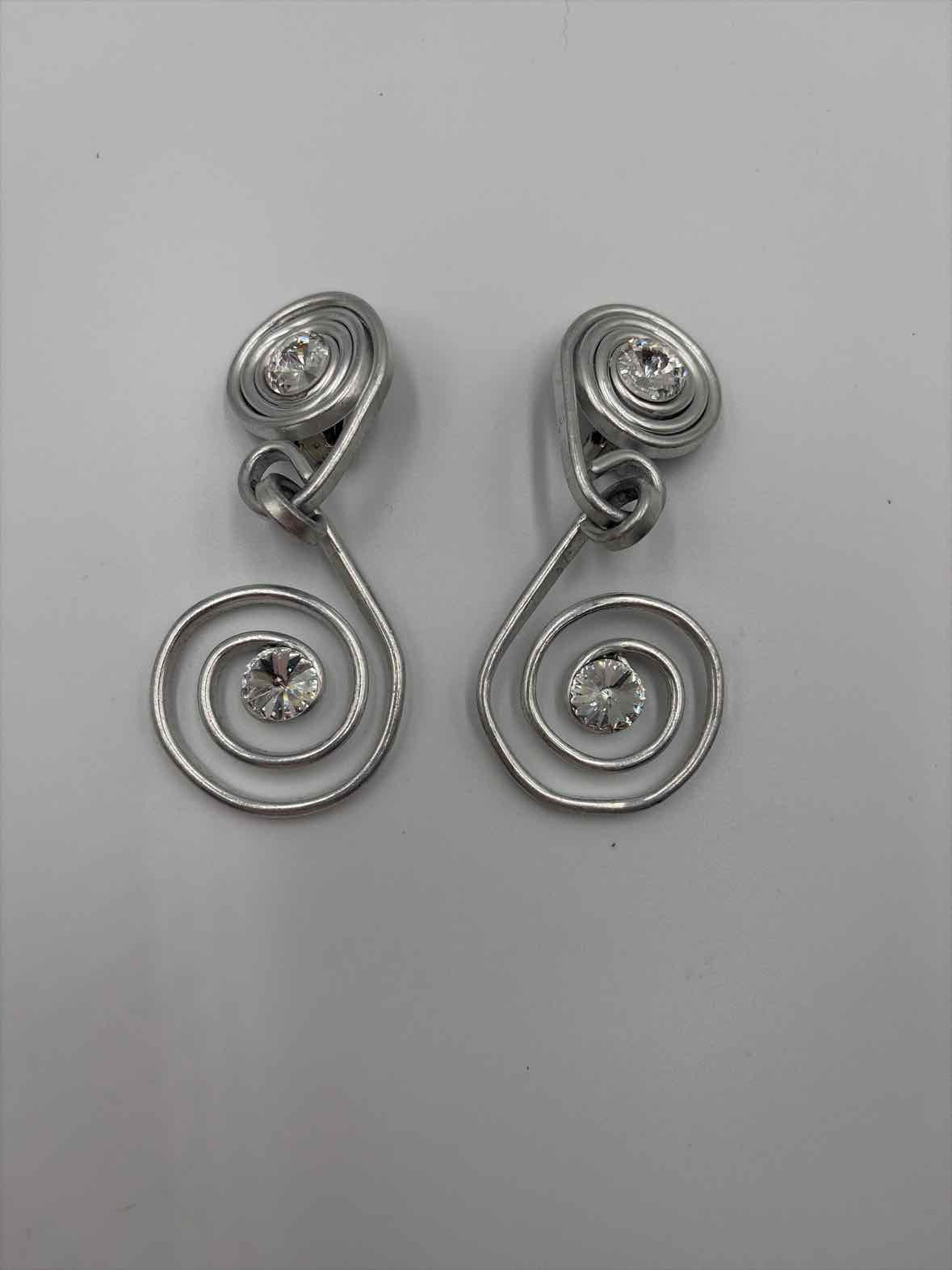 Jeff Lieb Silver clip Drop Earrings | True Fashionistas.