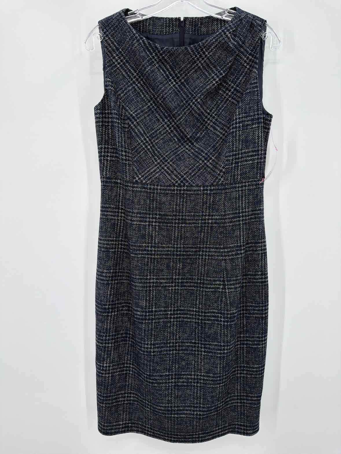 Pre-Owned Brooks Brothers Navy Size 10 Boucle Short Sleeveless Dress | True Fashionistas.
