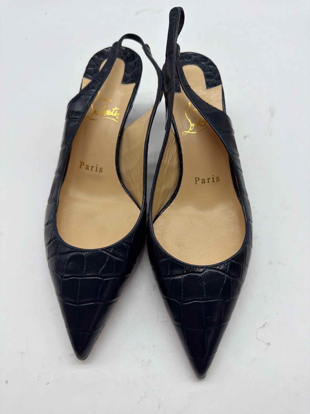 Pre-Owned Christian Louboutin Navy Size 36 Slingback Heels | True Fashionistas.
