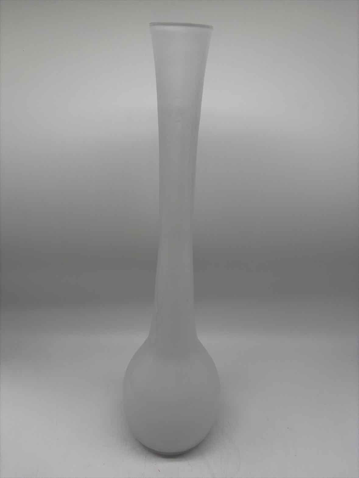 White Glass Bud Vase | True Fashionistas.