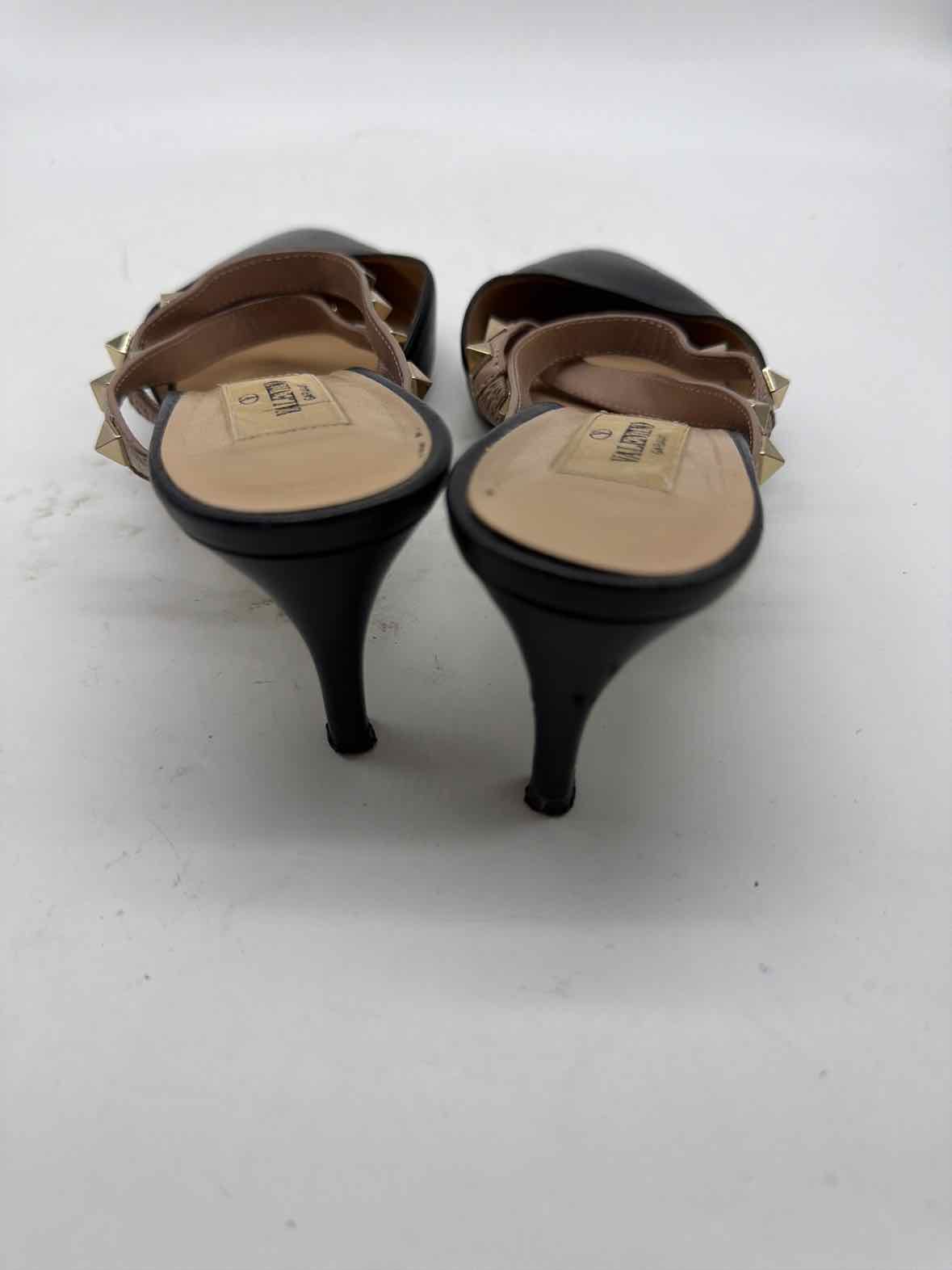 Pre-Owned Valentino Black Size 36 Rockstud Mule Heels | True Fashionistas.