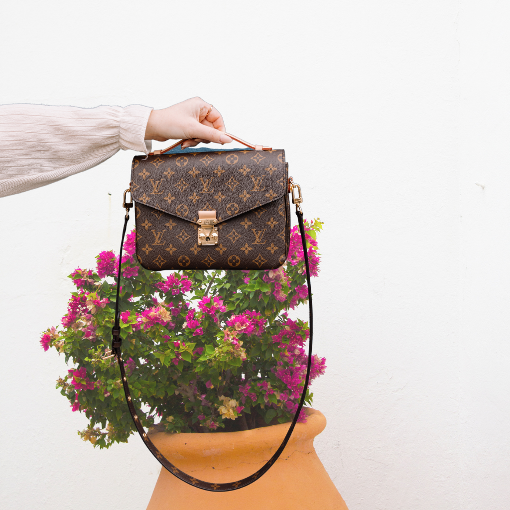 True Fashionistas Florida's Best Consignment Furniture and clothing customers love it