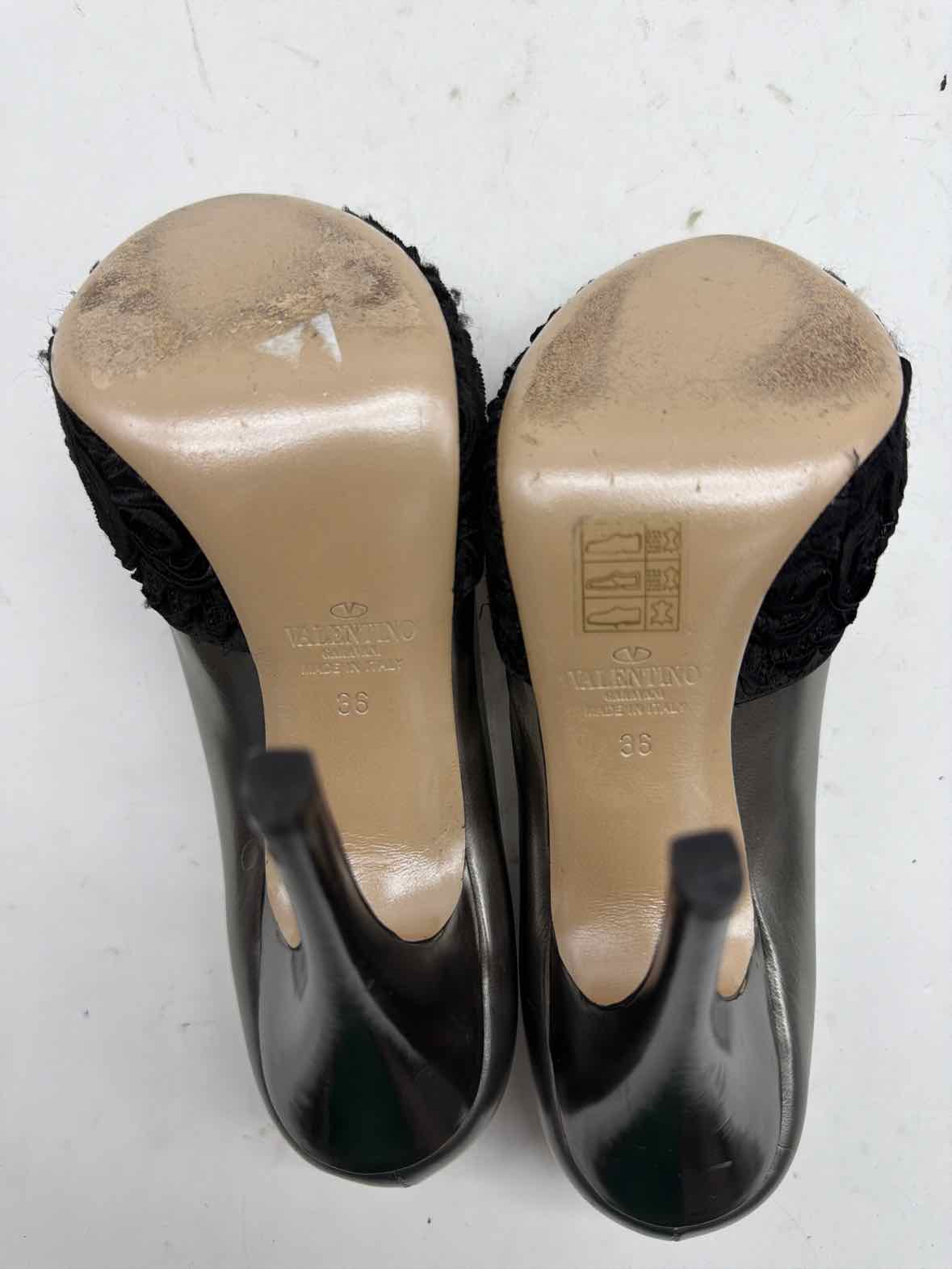 Pre-Owned Valentino Black Size 6 Peep Toe Heels | True Fashionistas.