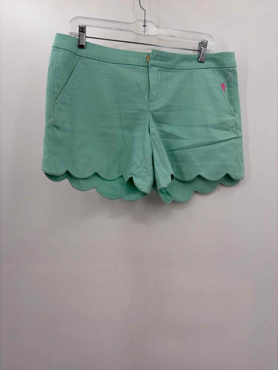 Pre-Owned Lilly Pulitzer Green Size 8 Scalloped Basic Shorts | True Fashionistas.