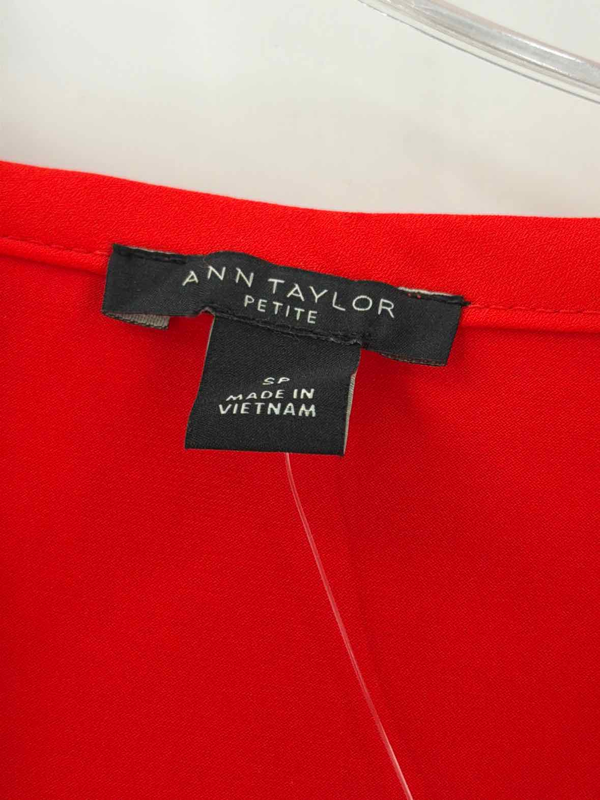 Pre-Owned Ann Taylor Red Size Small Blouse | True Fashionistas.