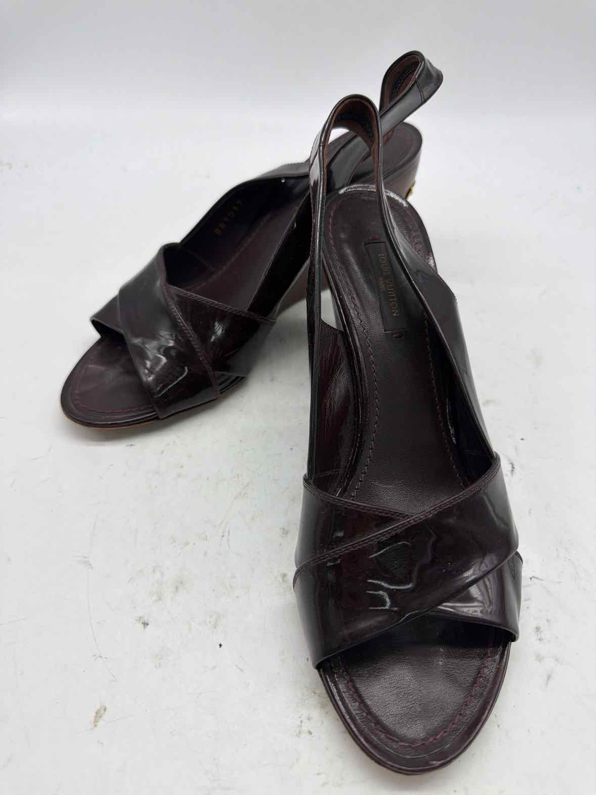 Pre-Owned Louis Vuitton Brown Size 8.5 Patent Leather Wedge Heels | True Fashionistas.