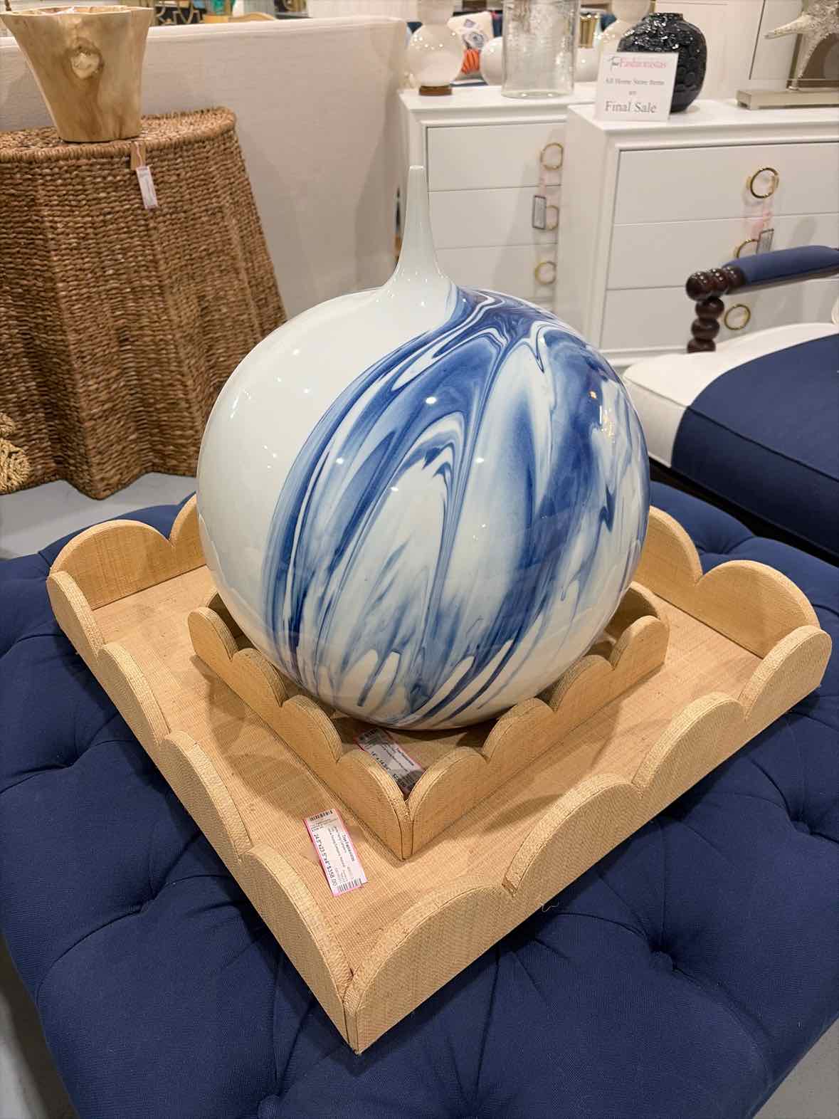 Blue & White Porcelain Goose Neck Vase | True Fashionistas.