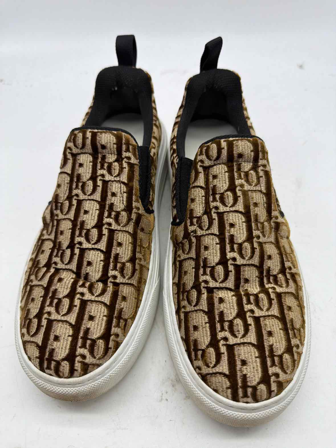 Pre-Owned Christian Dior Tan Size 7 Fashion Sneaker Athletic Shoes | True Fashionistas.