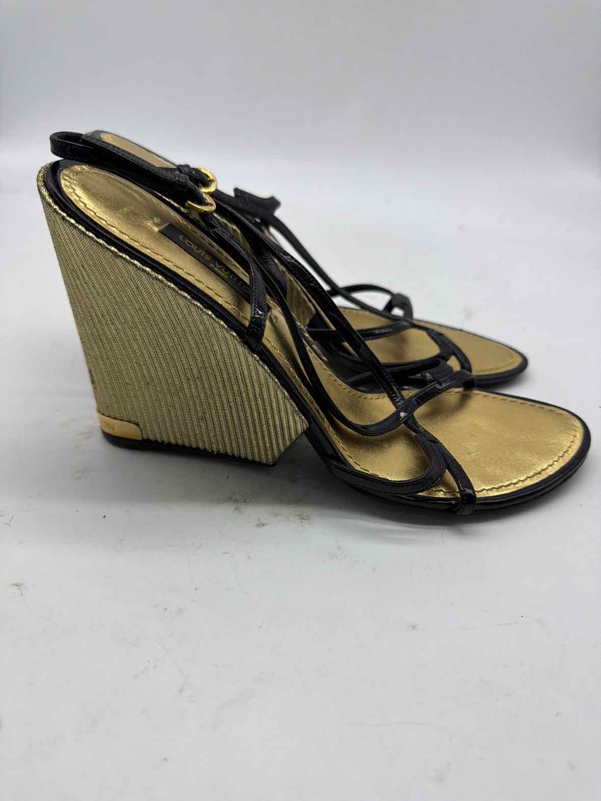 Pre-Owned Louis Vuitton Black Size 36 Wedge Heels | True Fashionistas.
