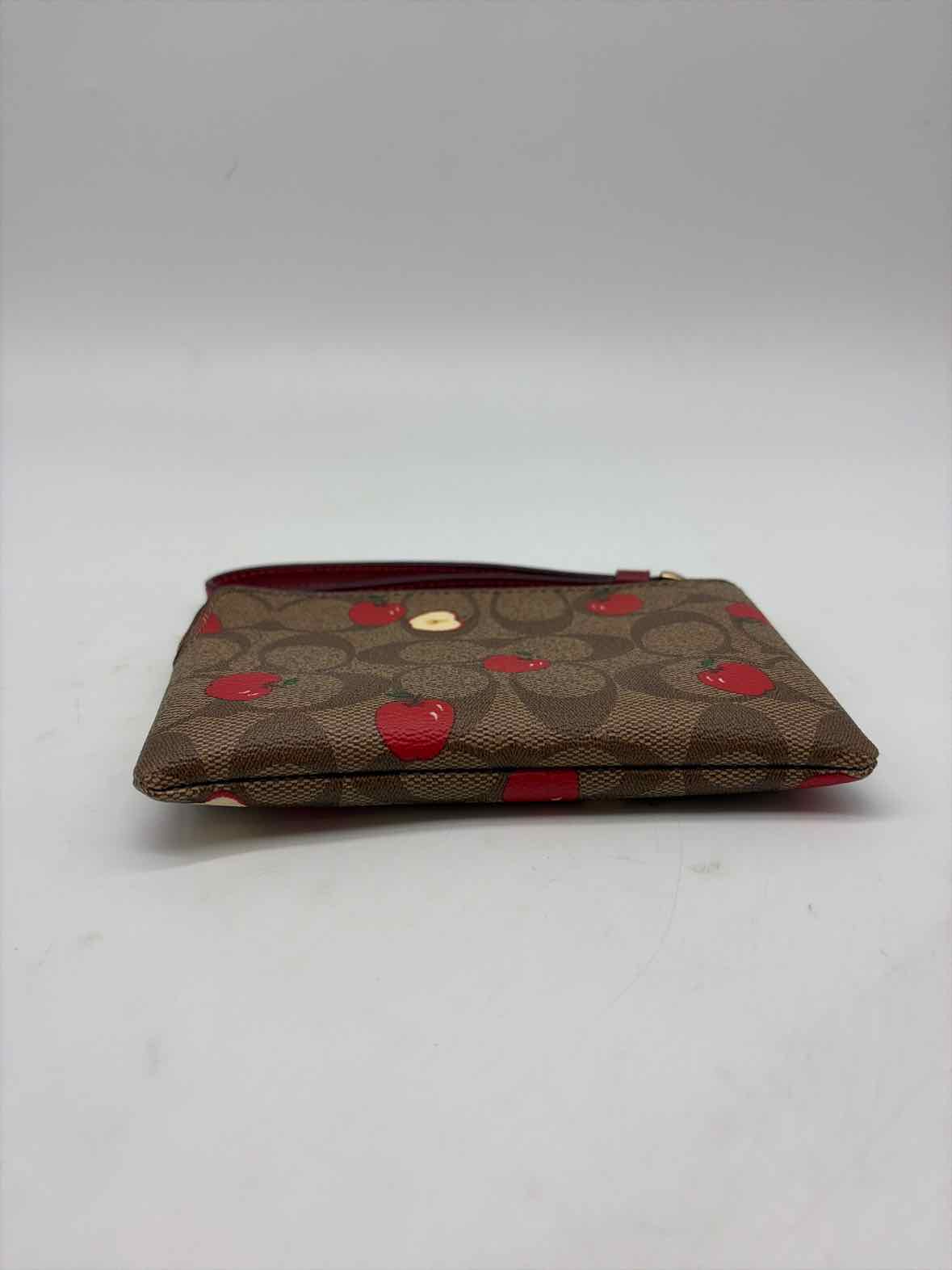 Pre-Owned Coach Tan Coin Purse Coin Purse | True Fashionistas.