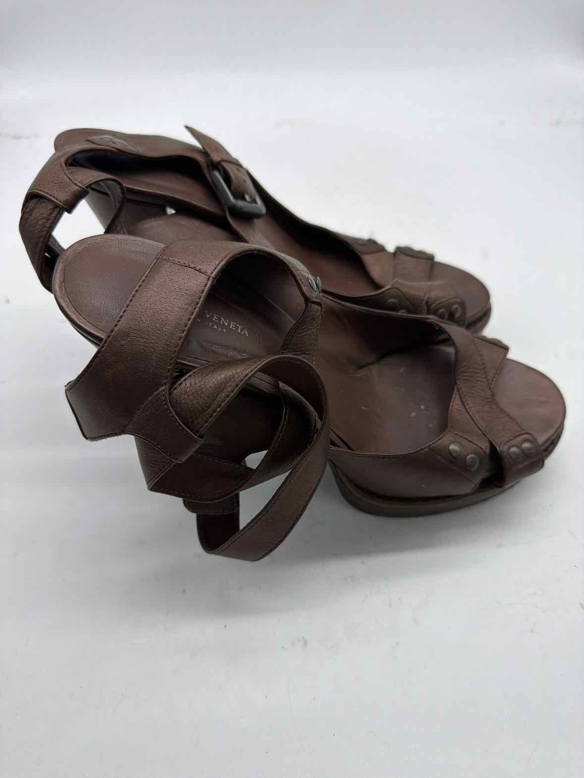 Pre-Owned Bottega Veneta Brown Size 10 Strappy Heels | True Fashionistas.