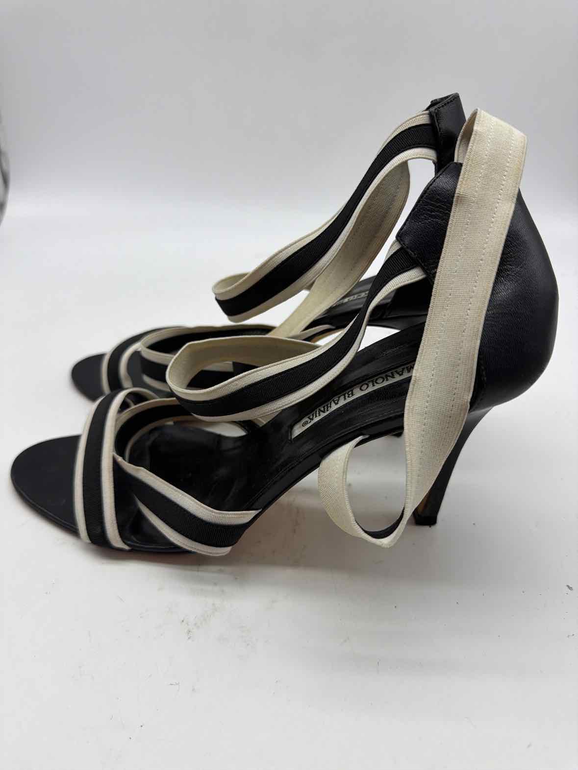 Pre-Owned Manolo Blahnik Black Size 40 Strappy Heels | True Fashionistas.