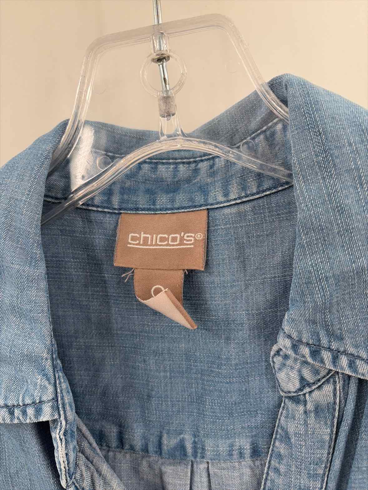 Pre-Owned Chico's Blue Size 0/Small Button Down Tank Top | True Fashionistas.