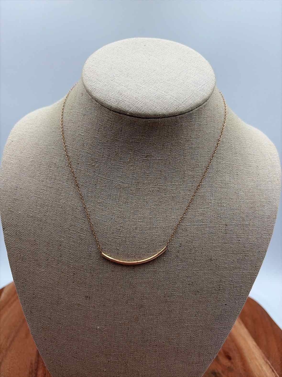 Gold Filled Curved Bar Delicate Necklace | True Fashionistas.