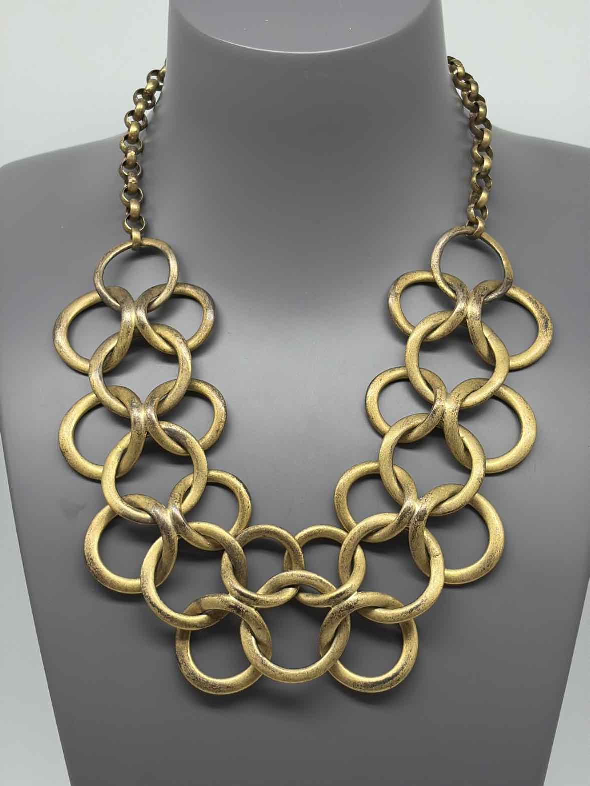 Pre-Owned Stella & Dot Gold Tone Bib Chain Link Necklace | True Fashionistas.