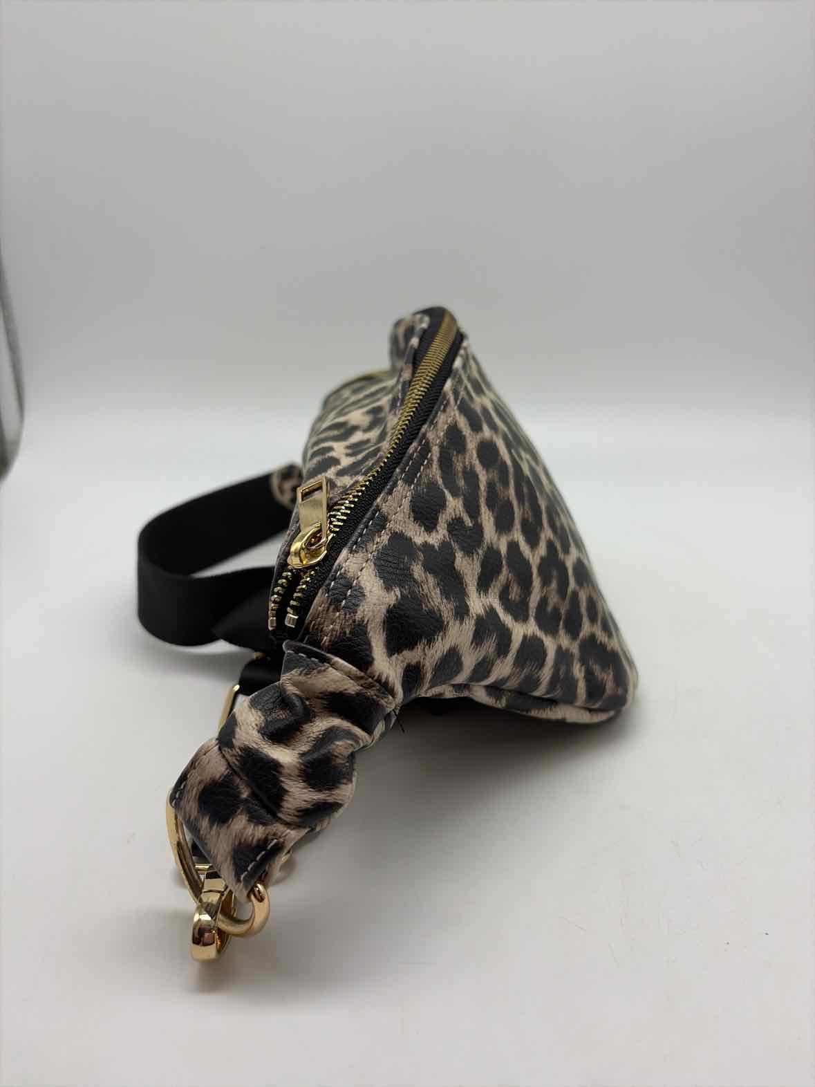 Pre-Owned Brigitte Brianna Grey waist bag Waist Bag | True Fashionistas.