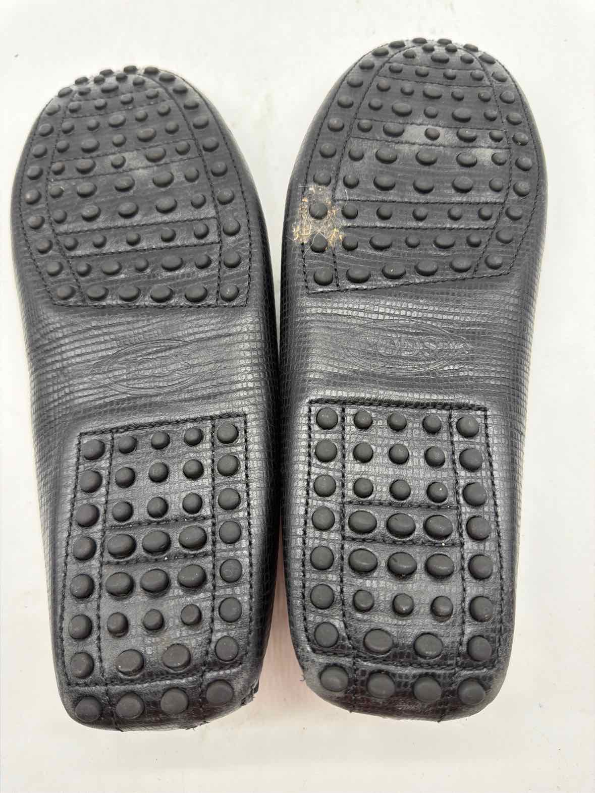 Pre-Owned Tod's Black 8.5 Slip On Men's Dress Shoes | True Fashionistas.