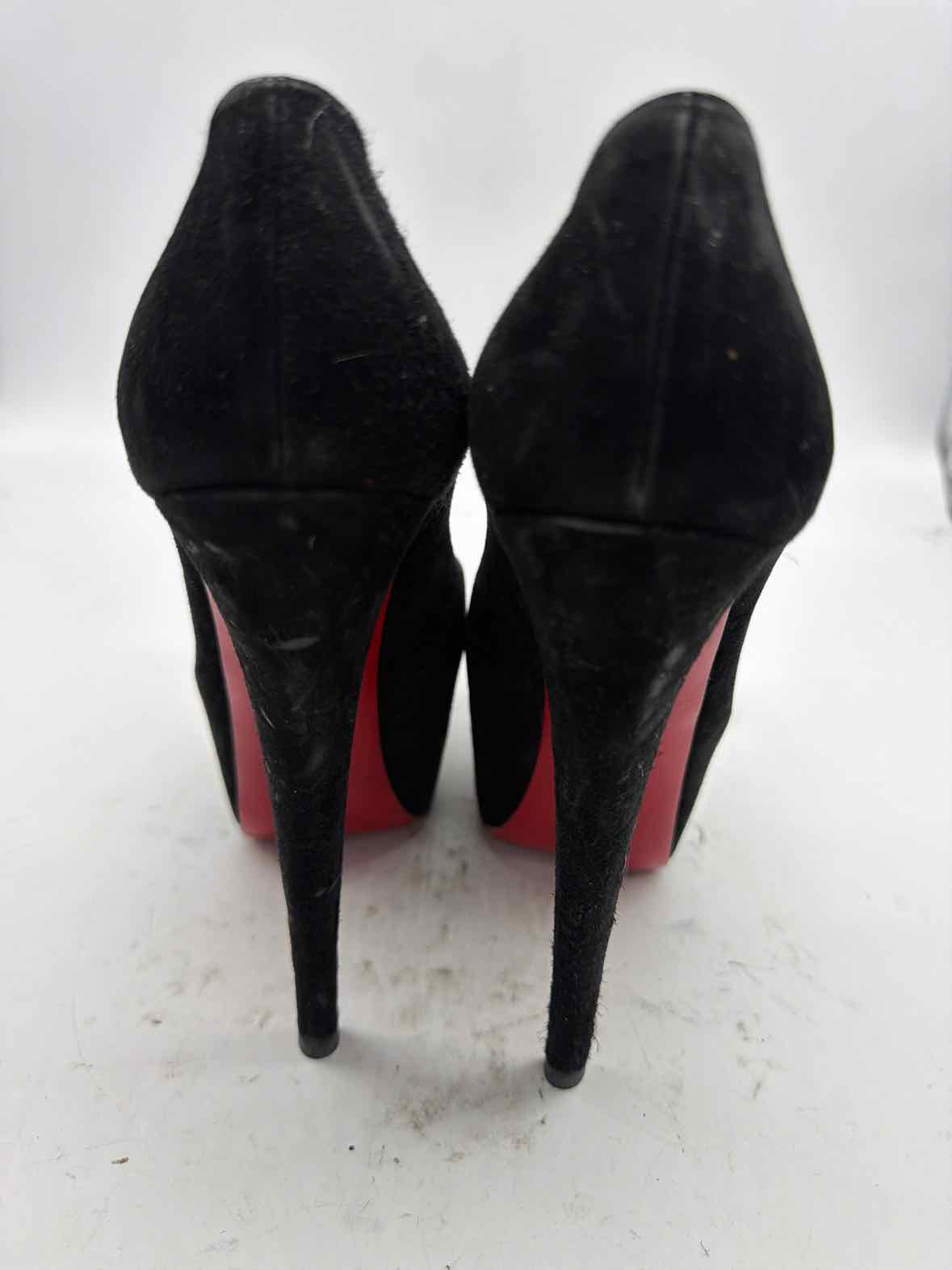 Pre-Owned Christian Louboutin Black Size 7 Stiletto Heels | True Fashionistas.