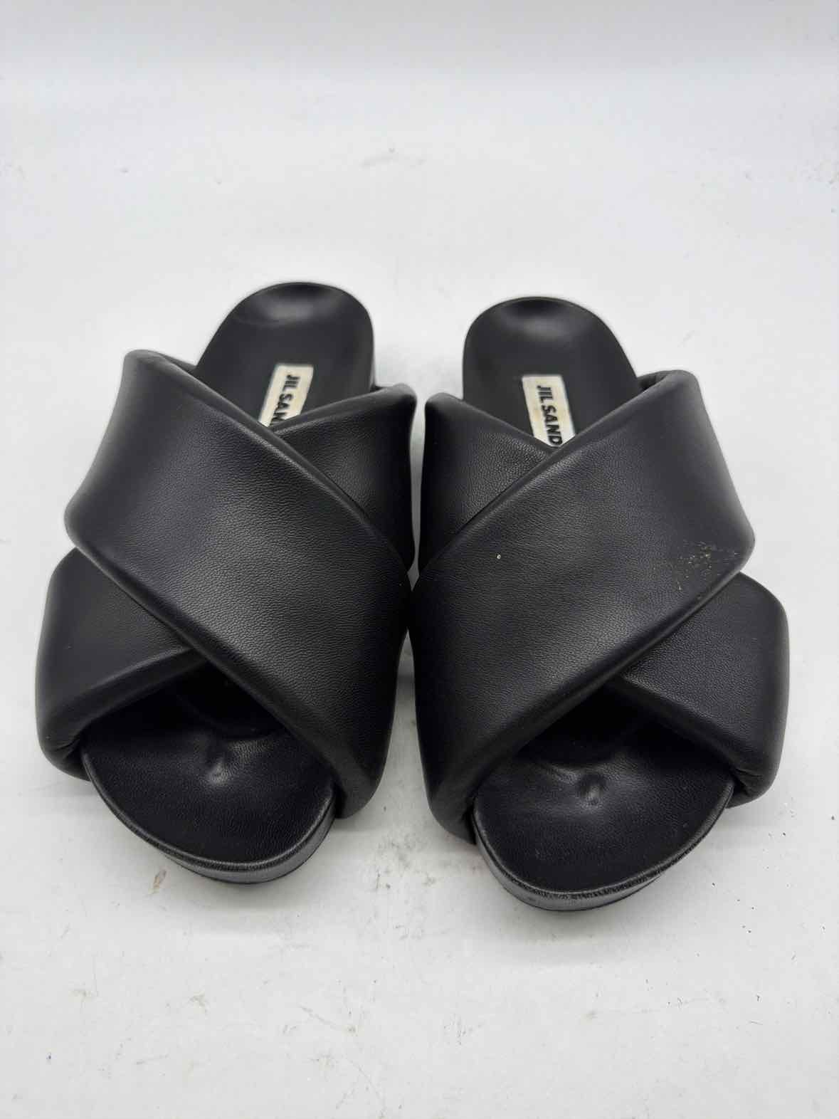 Pre-Owned Jill Stuart Black Size 6 Mule Sandals | True Fashionistas.