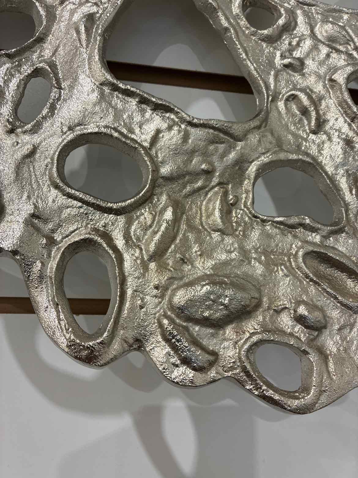 Silver Metal Cut Out Decorative Wall Hanging | True Fashionistas.