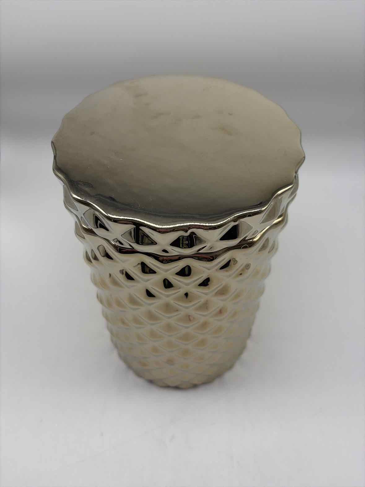 Gold Ceramic Textured Canisters | True Fashionistas.