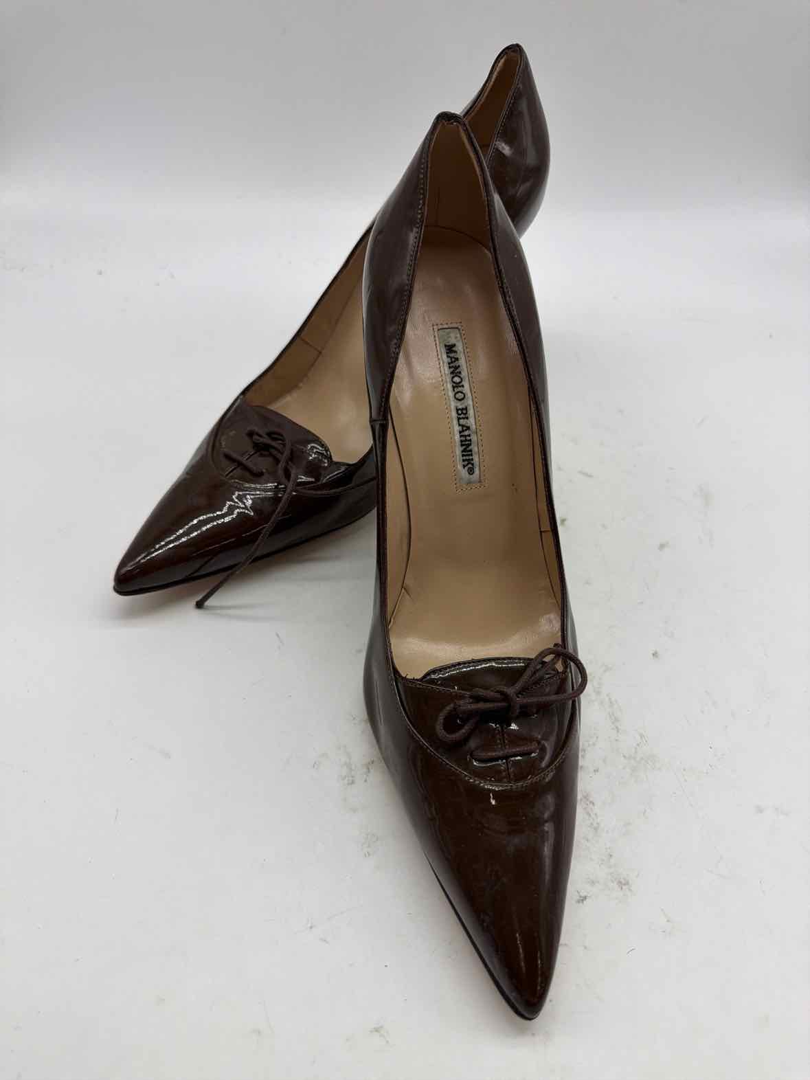Pre-Owned Manolo Blahnik Brown Size 11 Patent Leather Pump Heels | True Fashionistas.