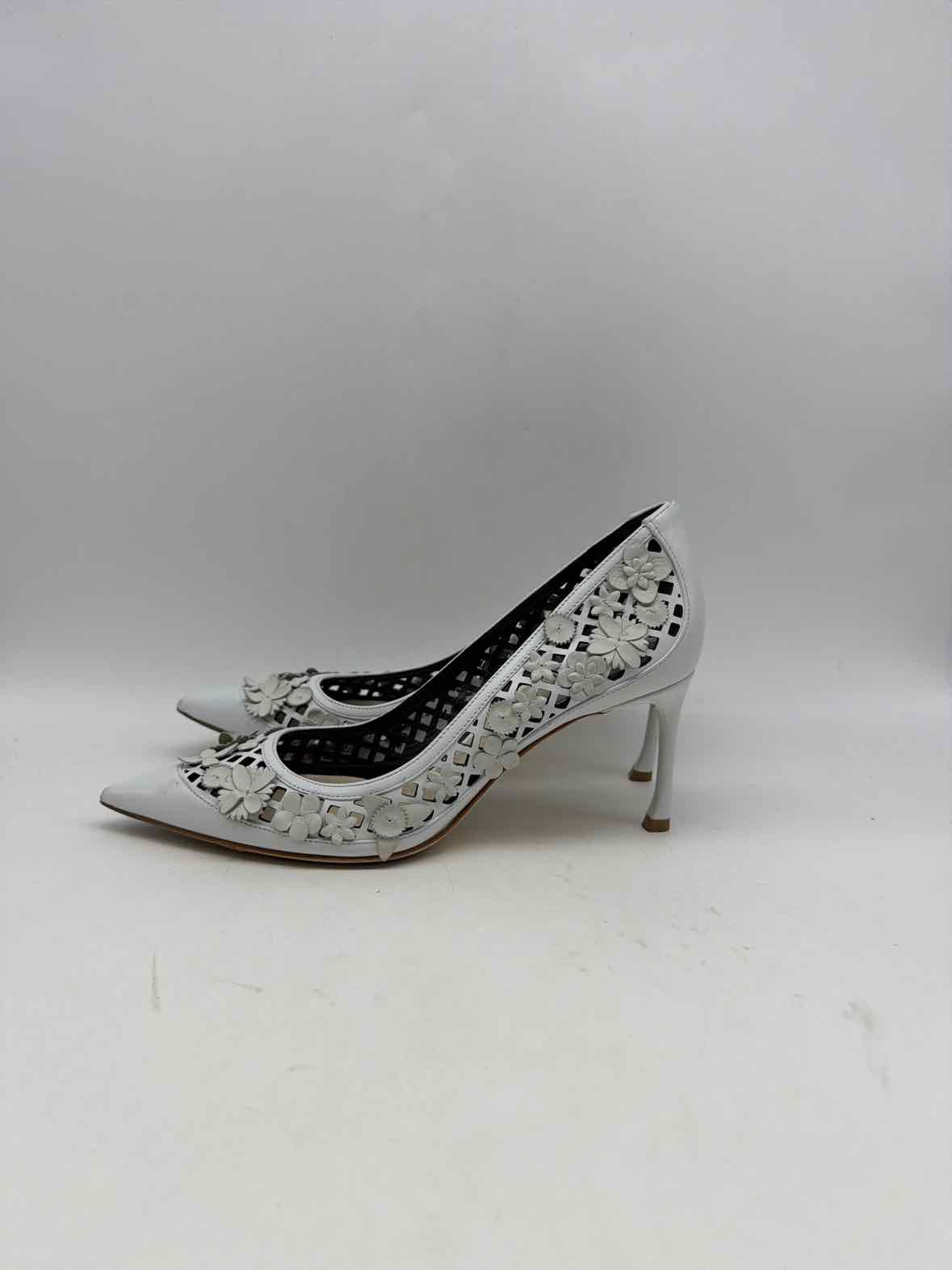 Pre-Owned Christian Dior White Size 38 Pump Heels | True Fashionistas.