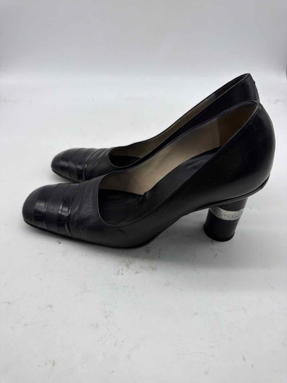 Pre-Owned Chanel Black Size 7.5 Pump Heels | True Fashionistas.