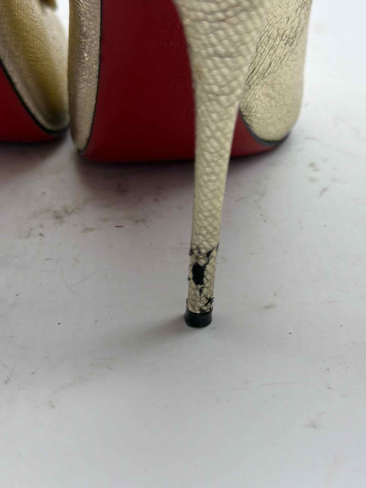 Pre-Owned Christian Louboutin Gold Size 6.5 Ankle Boot Boots | True Fashionistas.