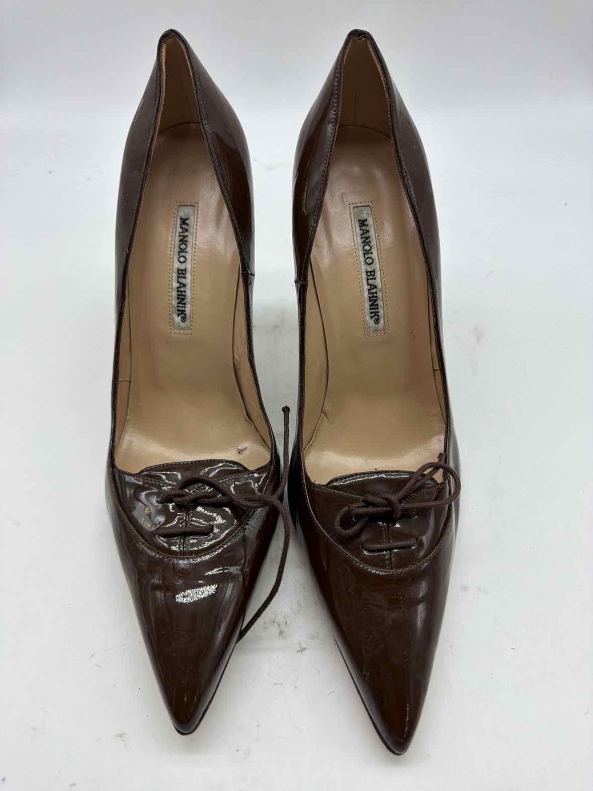 Pre-Owned Manolo Blahnik Brown Size 11 Patent Leather Pump Heels | True Fashionistas.