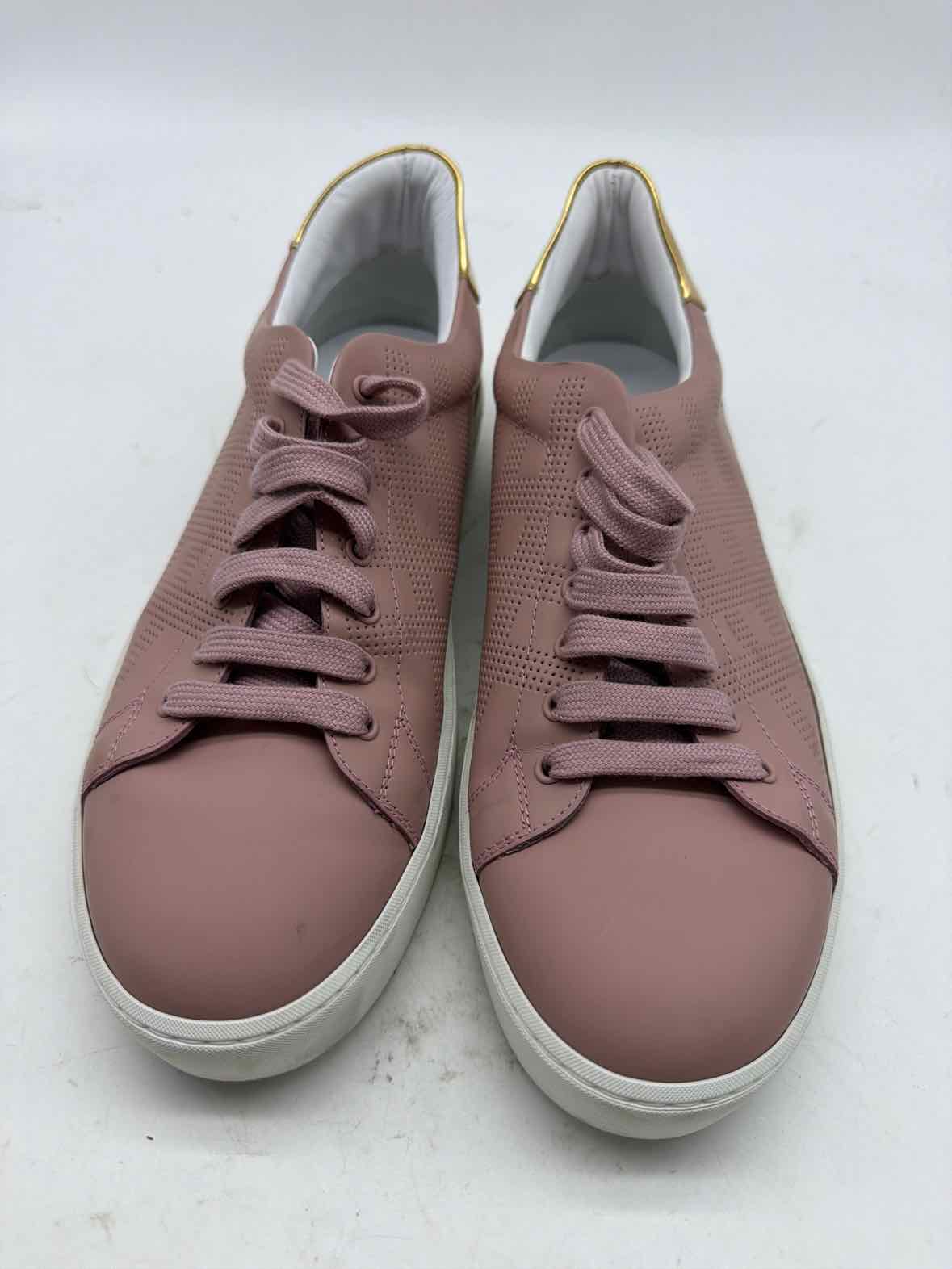 Pre-Owned Burberry Pink Size 9 Fashion Sneaker Athletic Shoes | True Fashionistas.