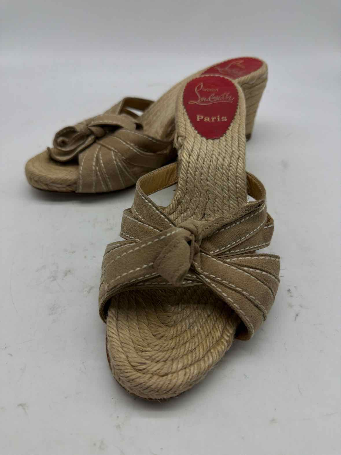 Pre-Owned Christian Louboutin Tan Size 39 Wedge Heels | True Fashionistas.