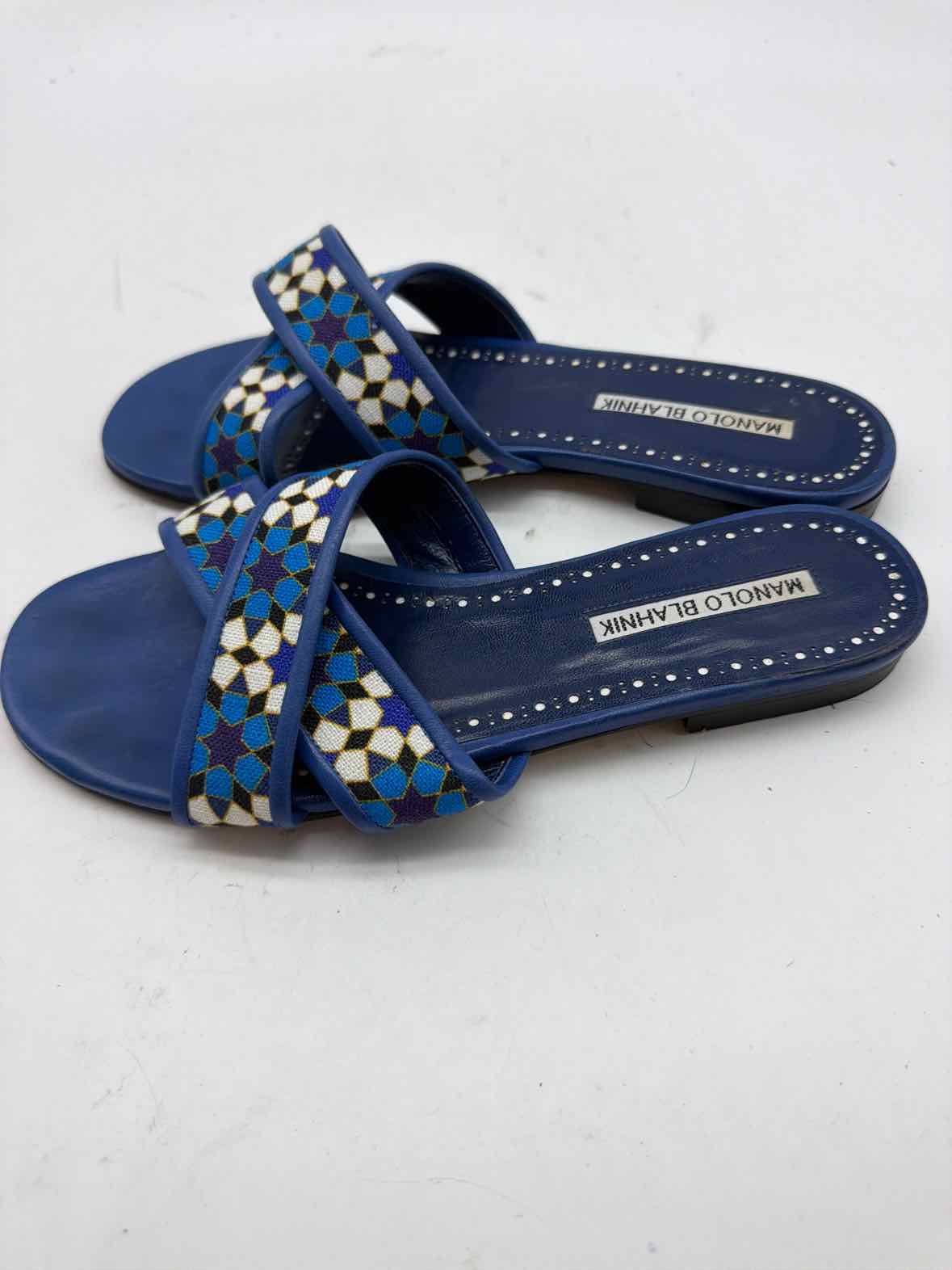Pre-Owned Manolo Blahnik Blue Size 36 Mule Sandals | True Fashionistas.