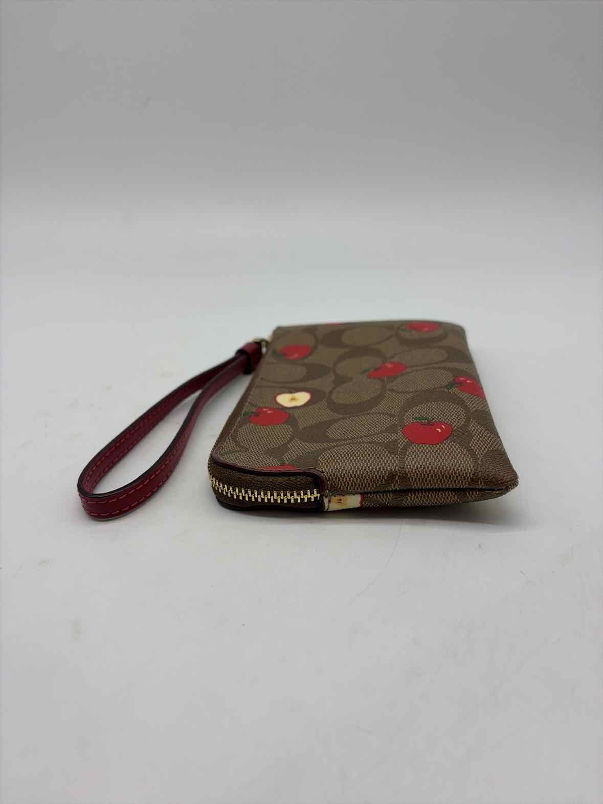 Pre-Owned Coach Tan Coin Purse Coin Purse | True Fashionistas.