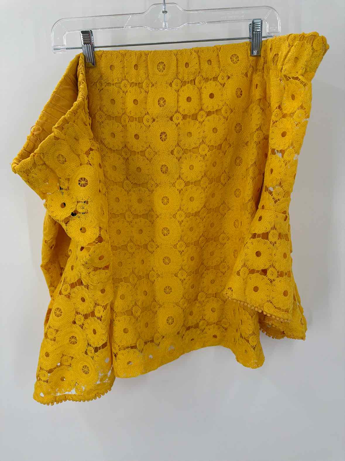 Pre-Owned Trina Turk Yellow Size Medium Off Shoulder Blouse | True Fashionistas.