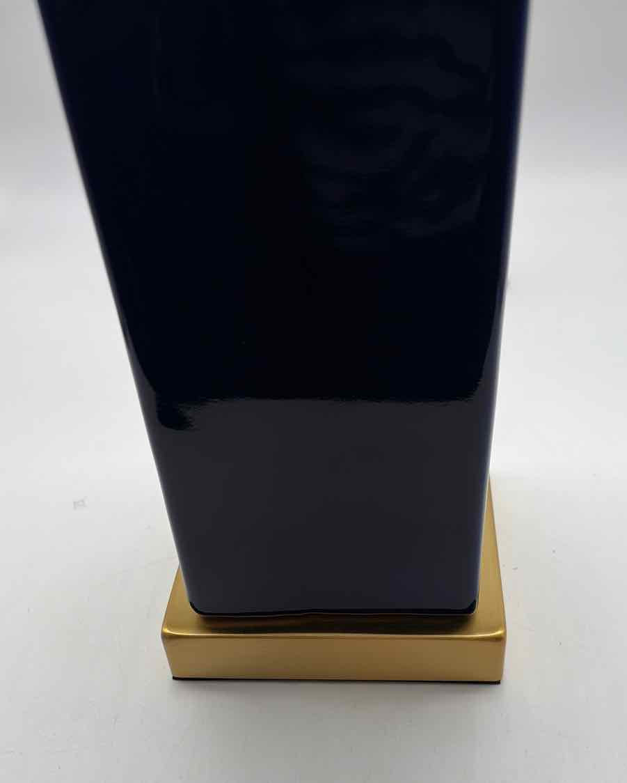 Safavieh Navy And Gold Lamp | True Fashionistas.