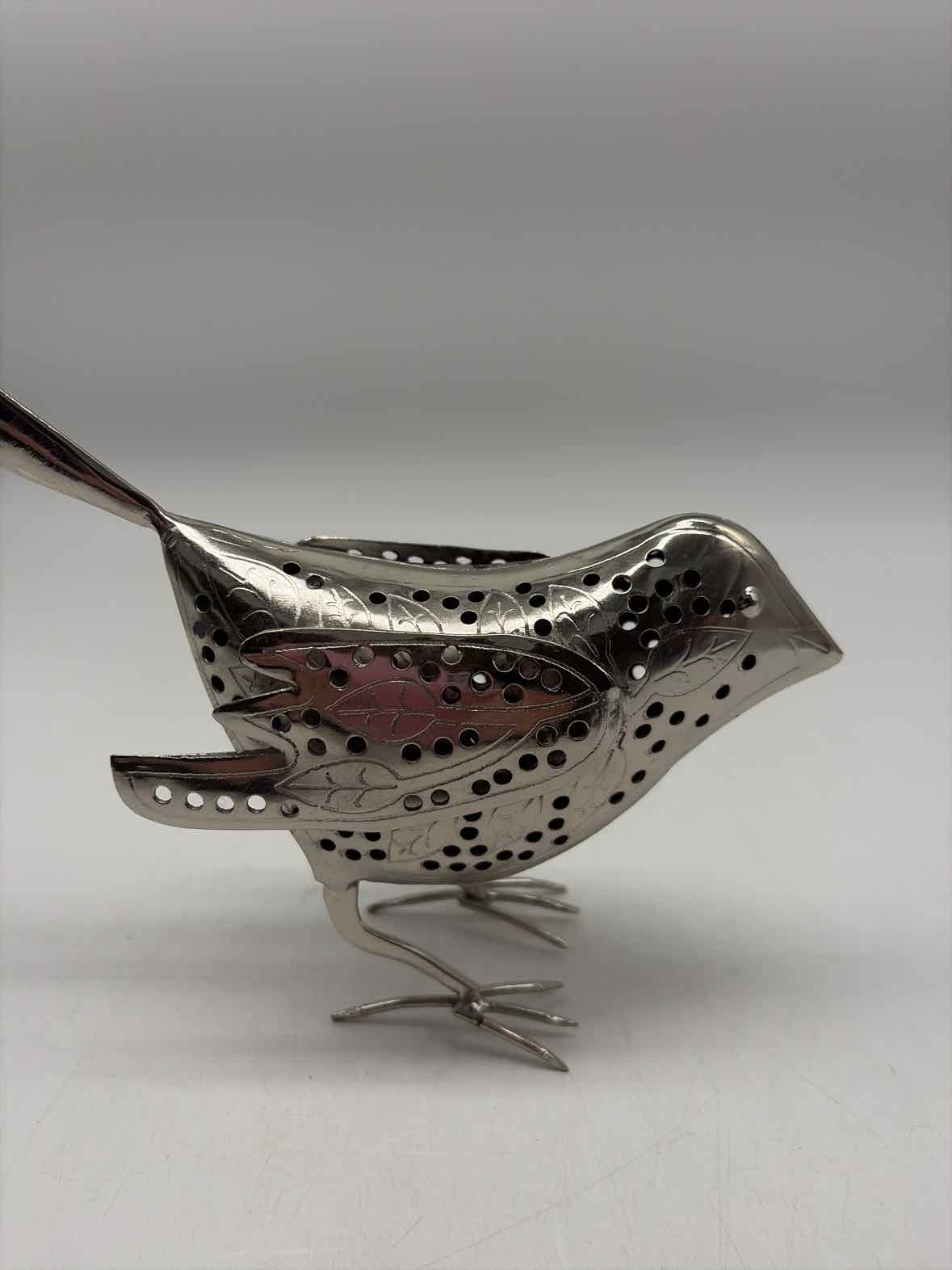 Silver Metal Decorative Bird | True Fashionistas.