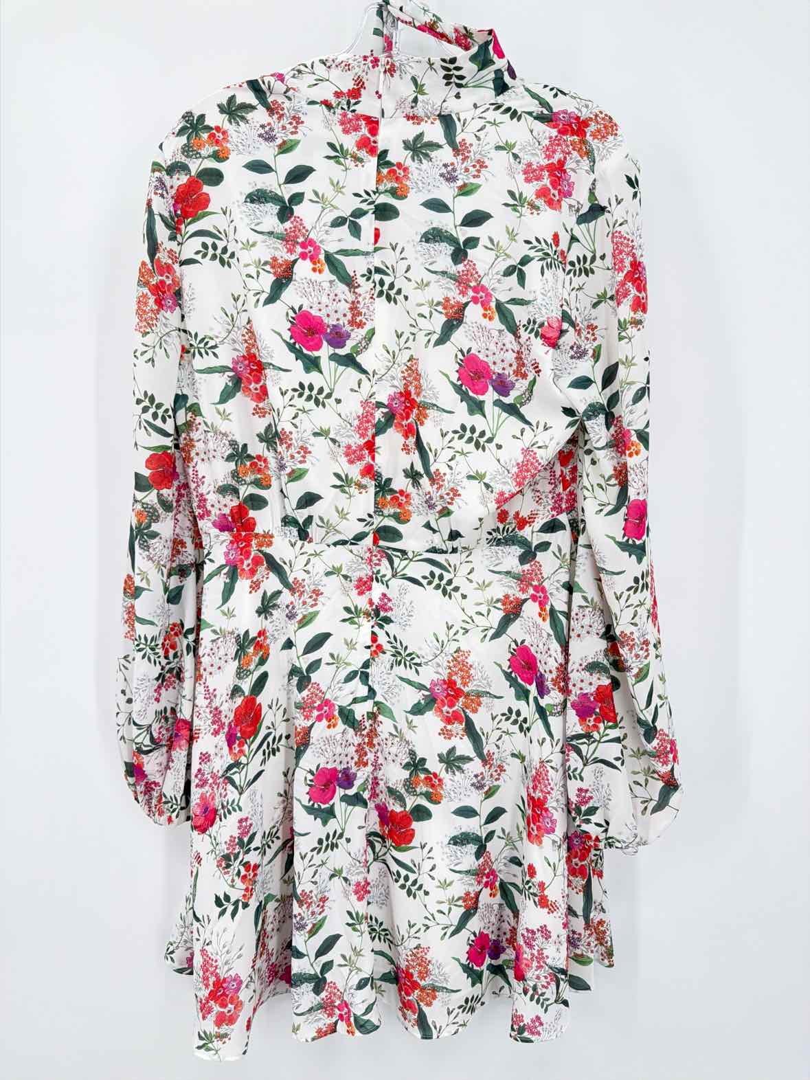 Pre-Owned Ted Baker White Size 3/10 Short Long Sleeve Dress | True Fashionistas.