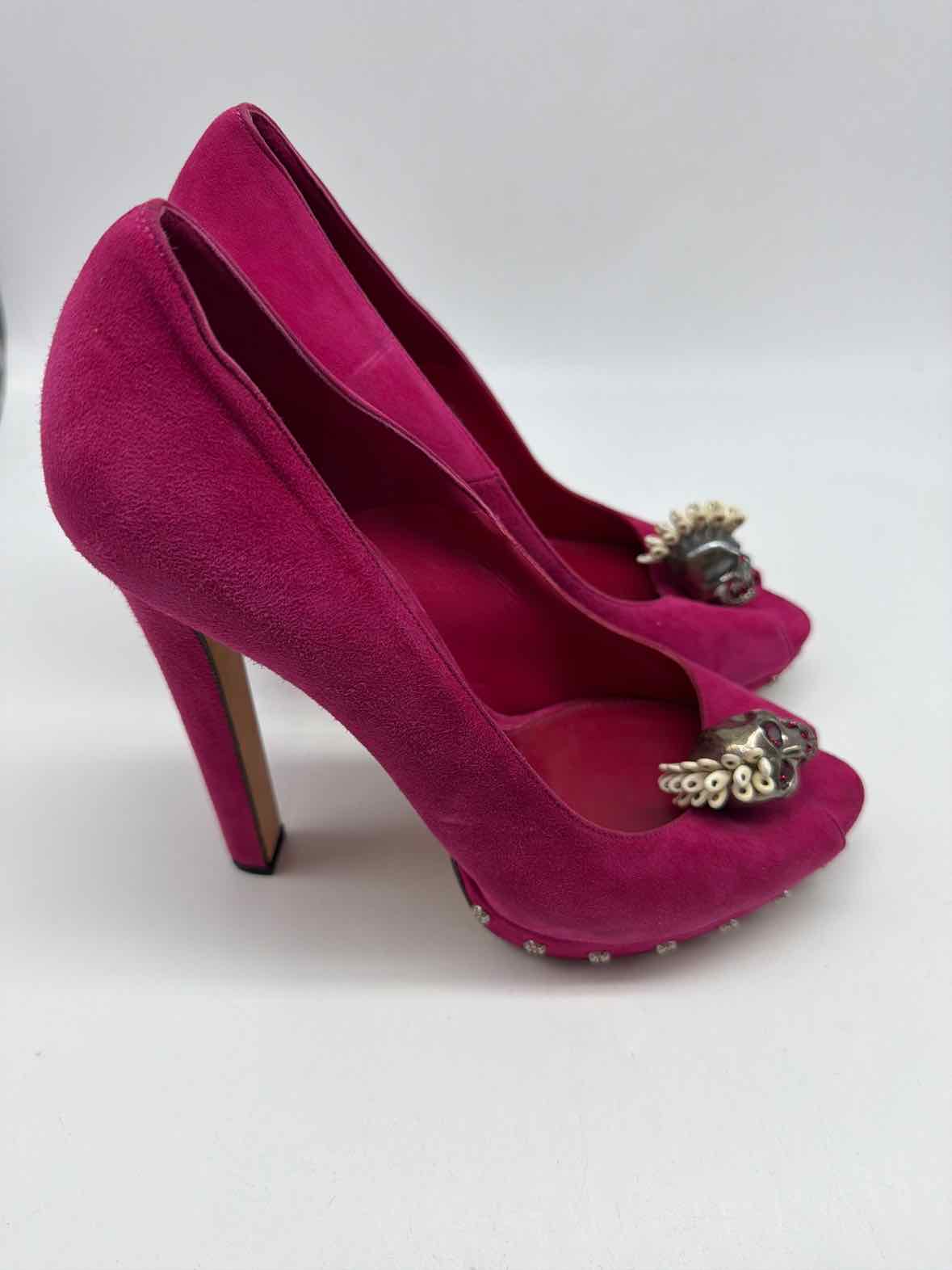 Pre-Owned Alexander McQueen Pink Size 9.5 Peep Toe Heels | True Fashionistas.