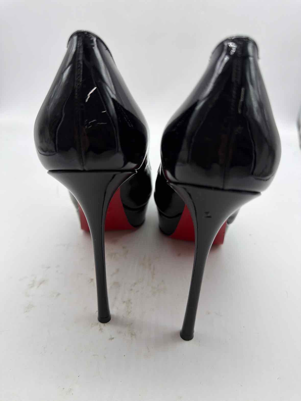 Pre-Owned Christian Louboutin Black Size 9 Patent Leather Stiletto Heels | True Fashionistas.