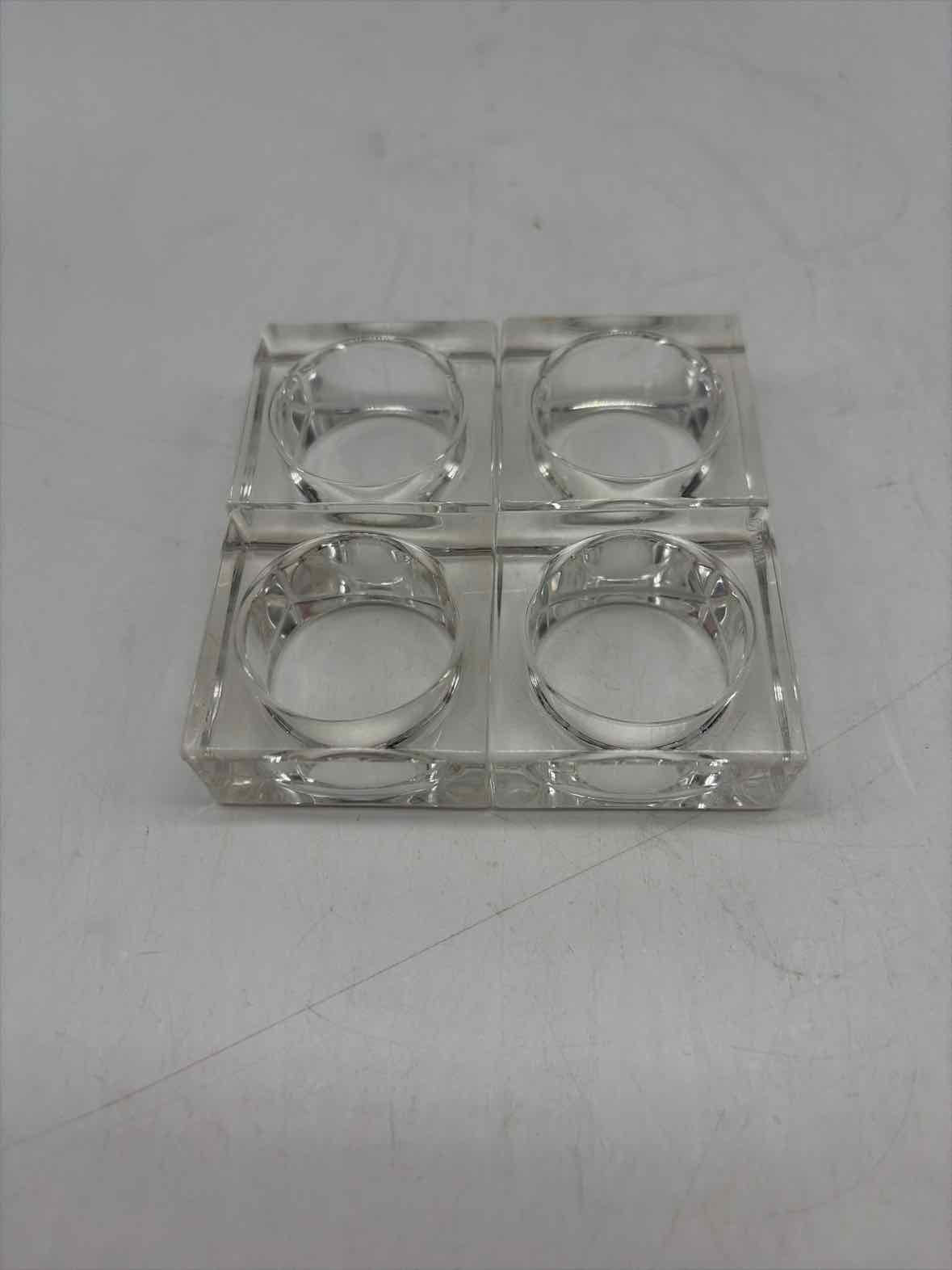Set Of 4 Square Clear Napkin Rings | True Fashionistas.