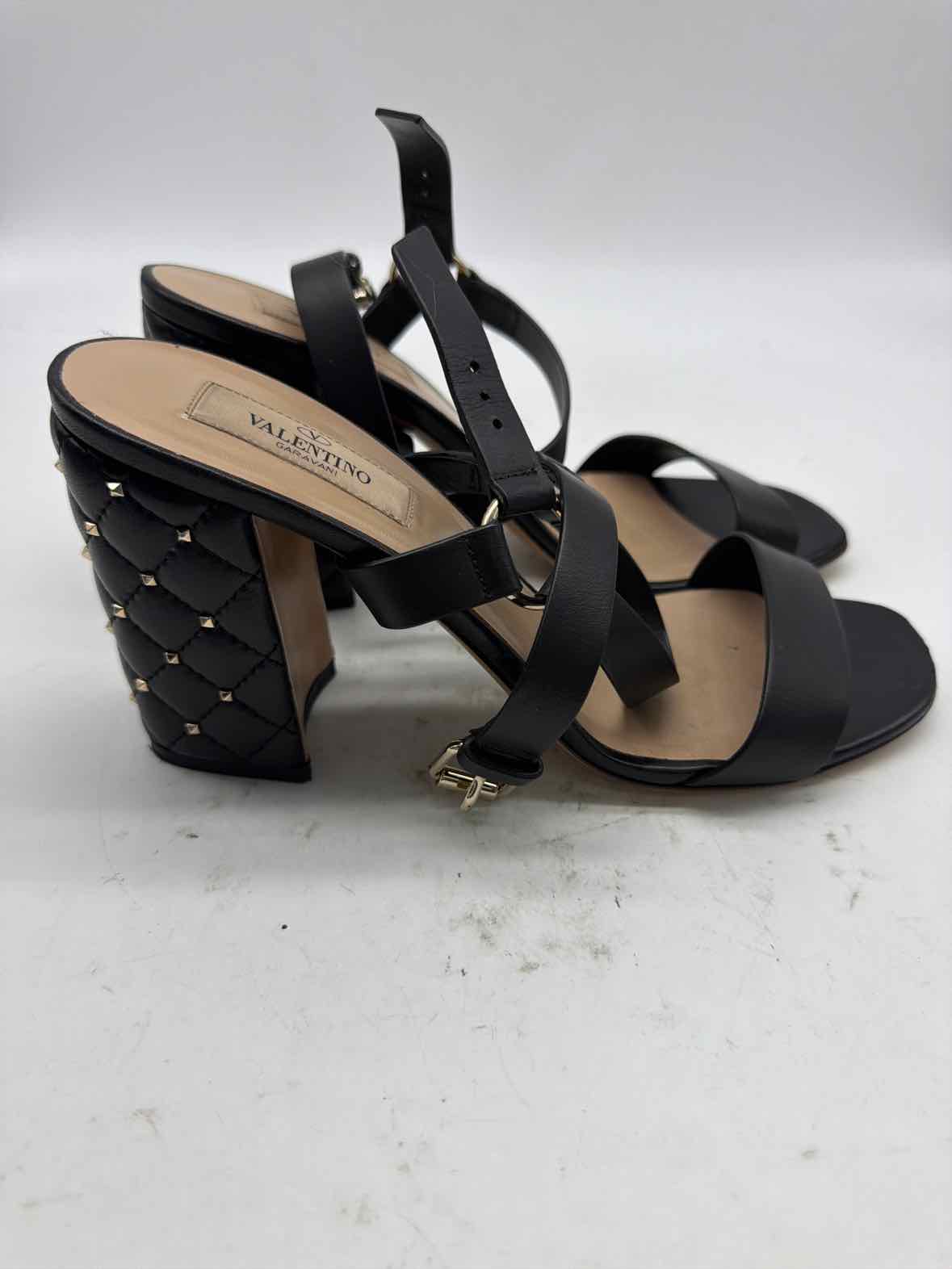 Pre-Owned Valentino Black Size 38 Block Heel Heels | True Fashionistas.