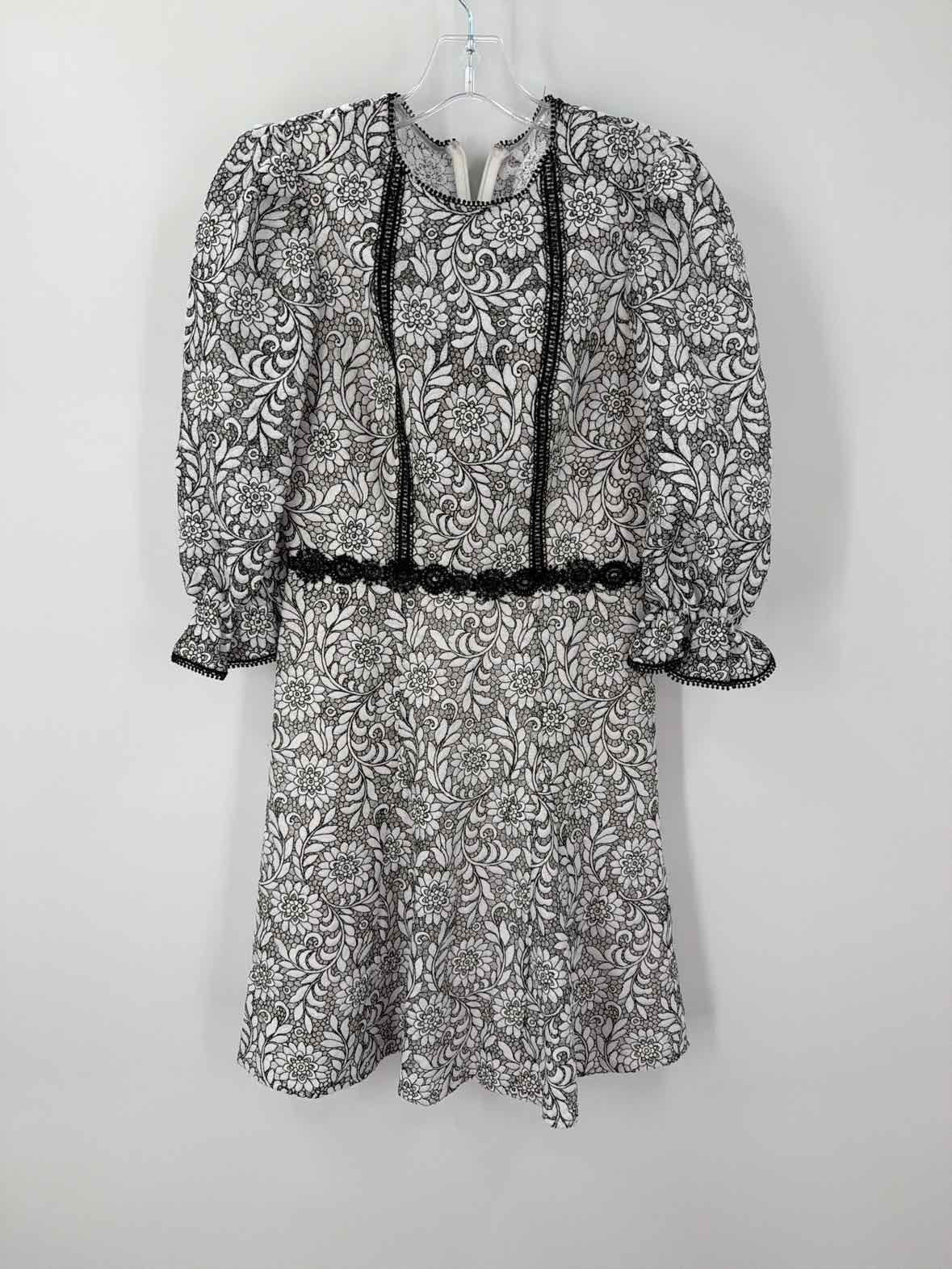 Pre-Owned Monique Lhullier White Size 0 Lace Cocktail Short Long Sleeve Dress | True Fashionistas.