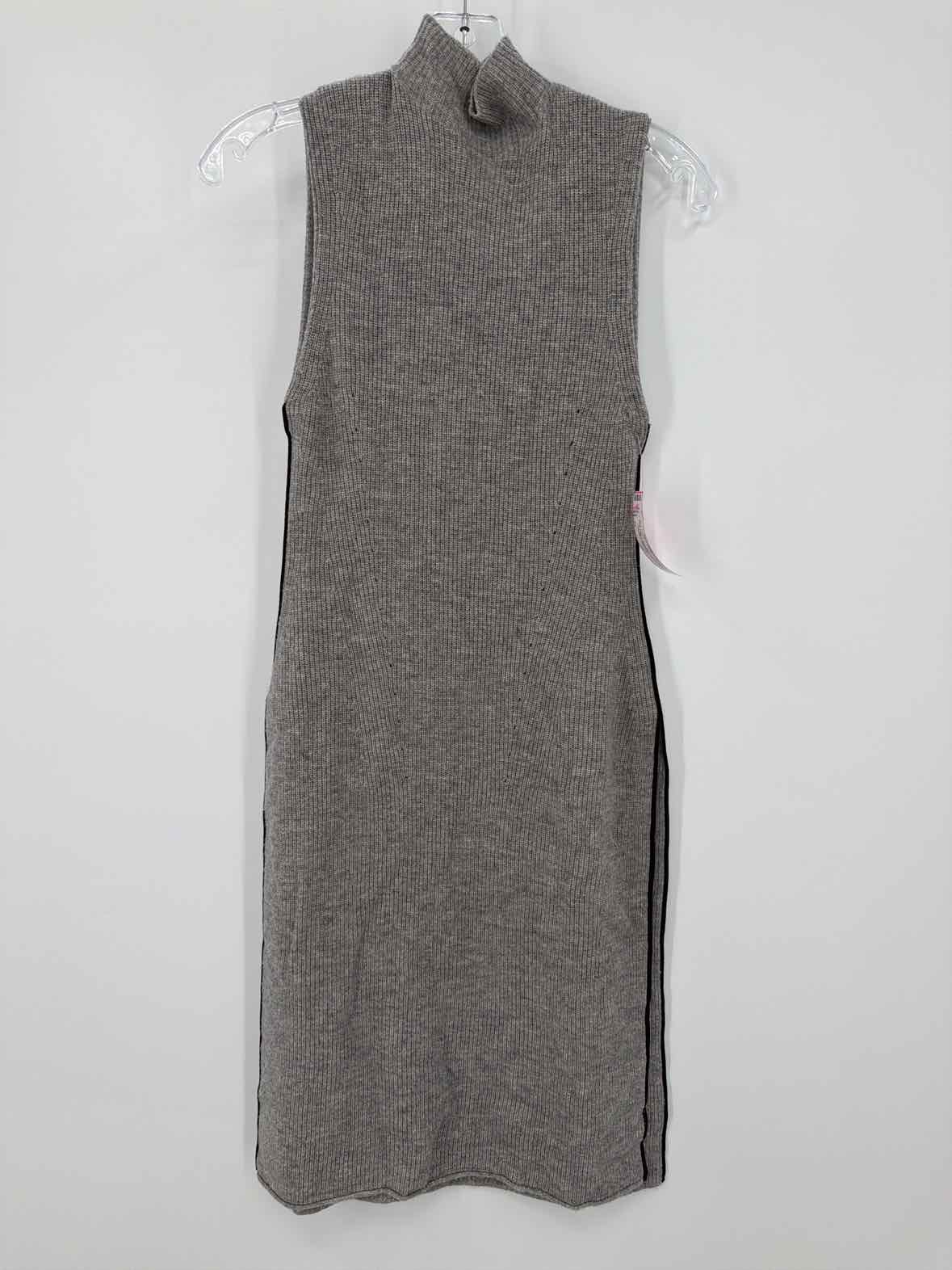 Pre-Owned Alice + Olivia Grey Size XS Knit Tank Top | True Fashionistas.