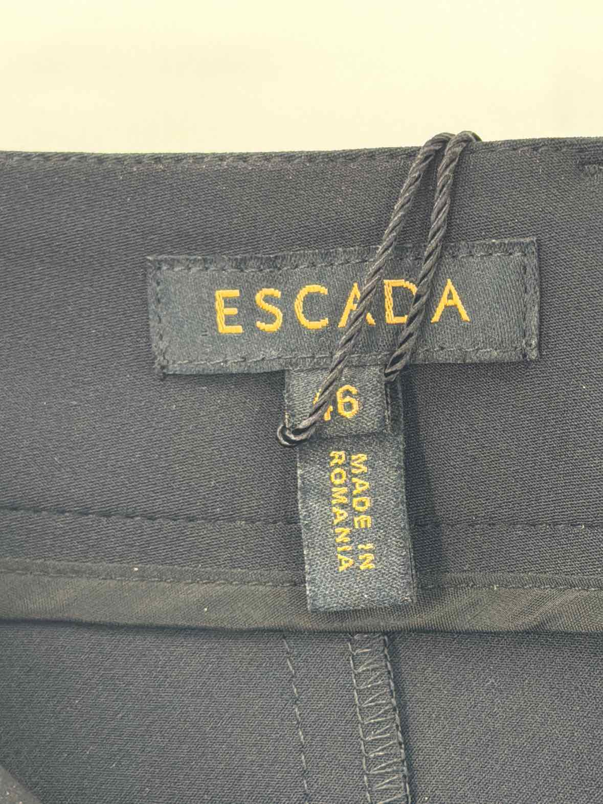 Pre-Owned Escada Black Size 46 Basic Shorts | True Fashionistas.