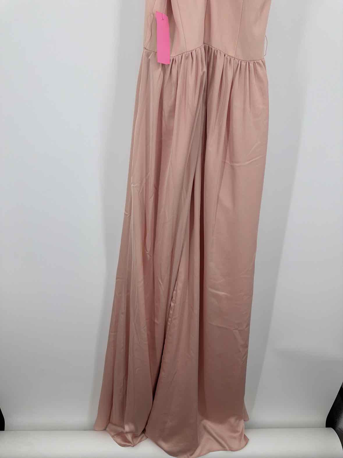 Pre-Owned White by Vera Wang Pink Size 4 Long Evening Gown | True Fashionistas.