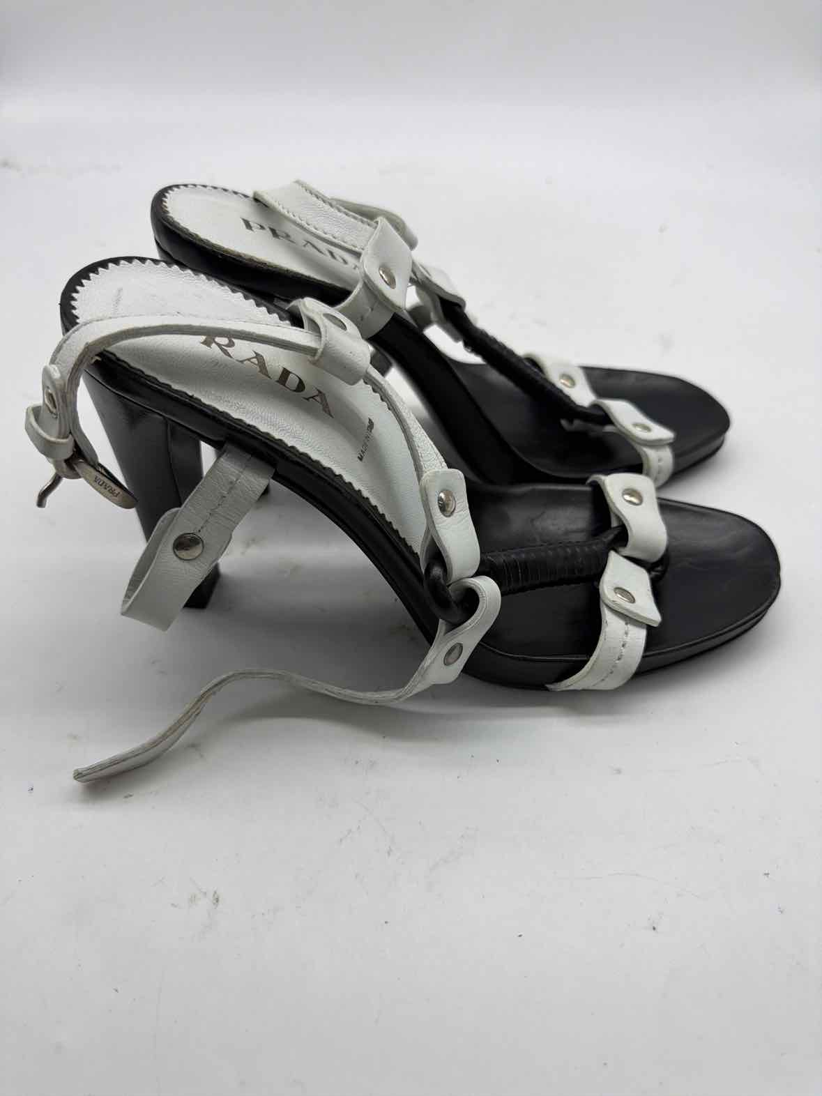 Pre-Owned Prada Black Size 35.5 Strappy Heels | True Fashionistas.